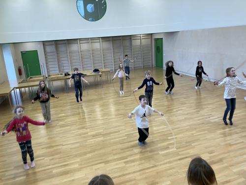 Skáčeme přes švihadlo